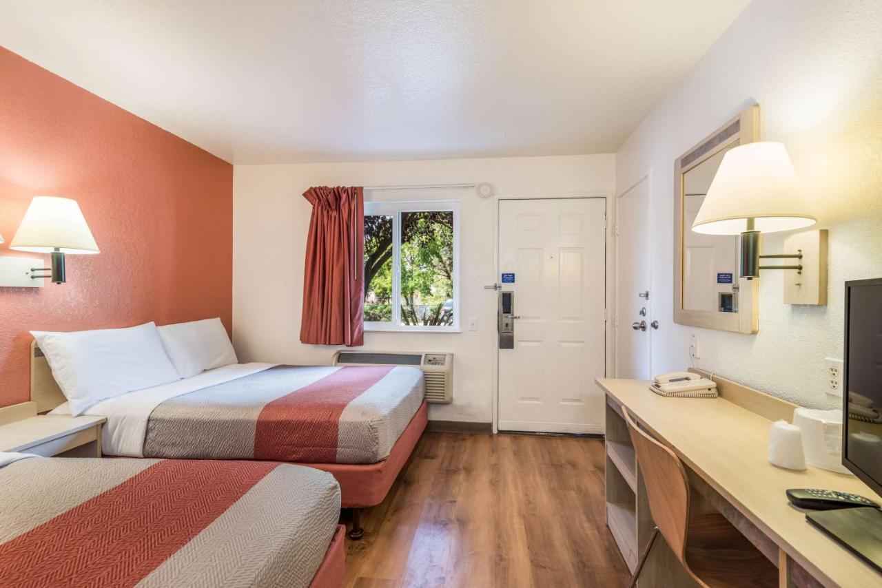 6-rohnert Park, Ca 2*