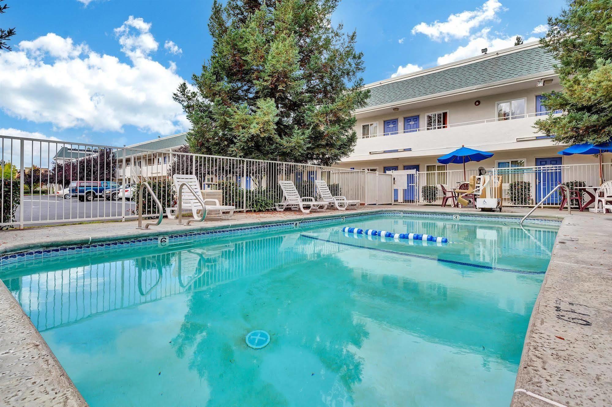 6-rohnert Park, Ca